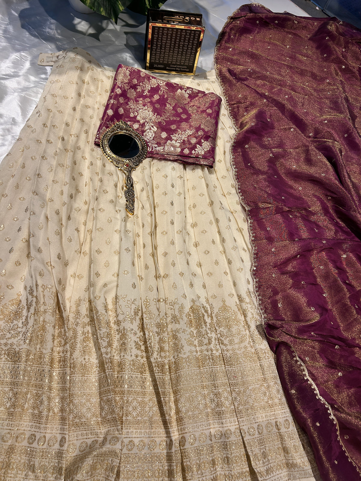 Grape wine Tissue dhavani set